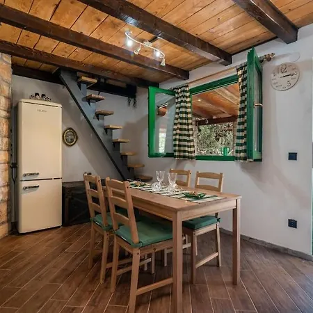 Trapula Stone Paradise Hébergement de vacances *