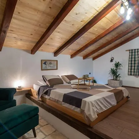 Trapula Stone Paradise * Maslinica