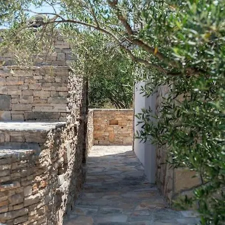 Trapula Stone Paradise * Maslinica