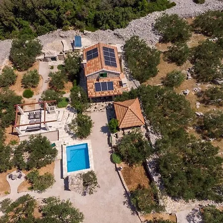 Holiday home Trapula Stone Paradise Maslinica