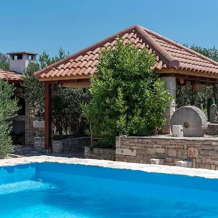 Trapula Stone Paradise Holiday home Maslinica